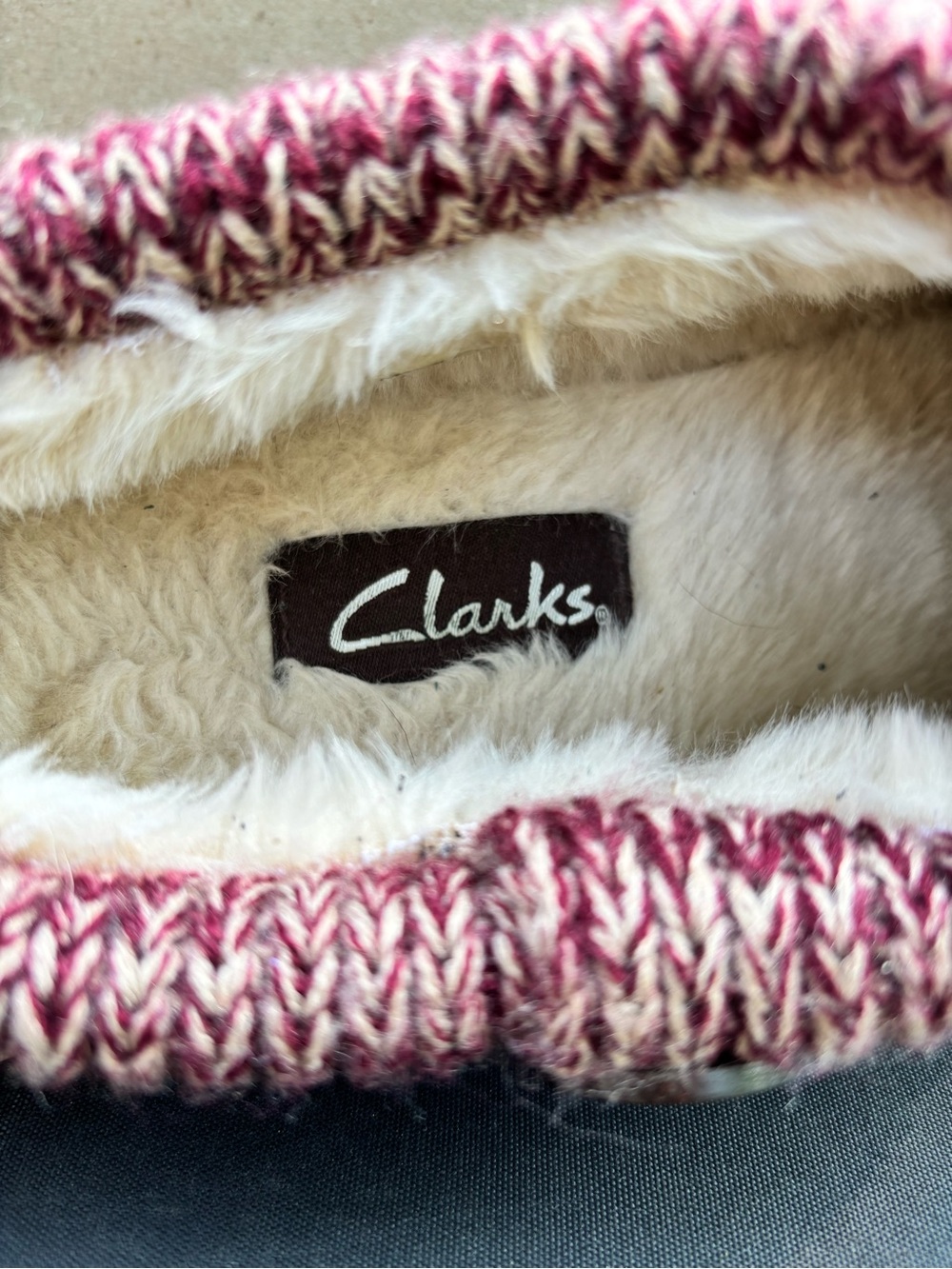 Clarks Women's Slip-On Suede Slipper Boot in Burgundy 7W - Picture 4 of 7